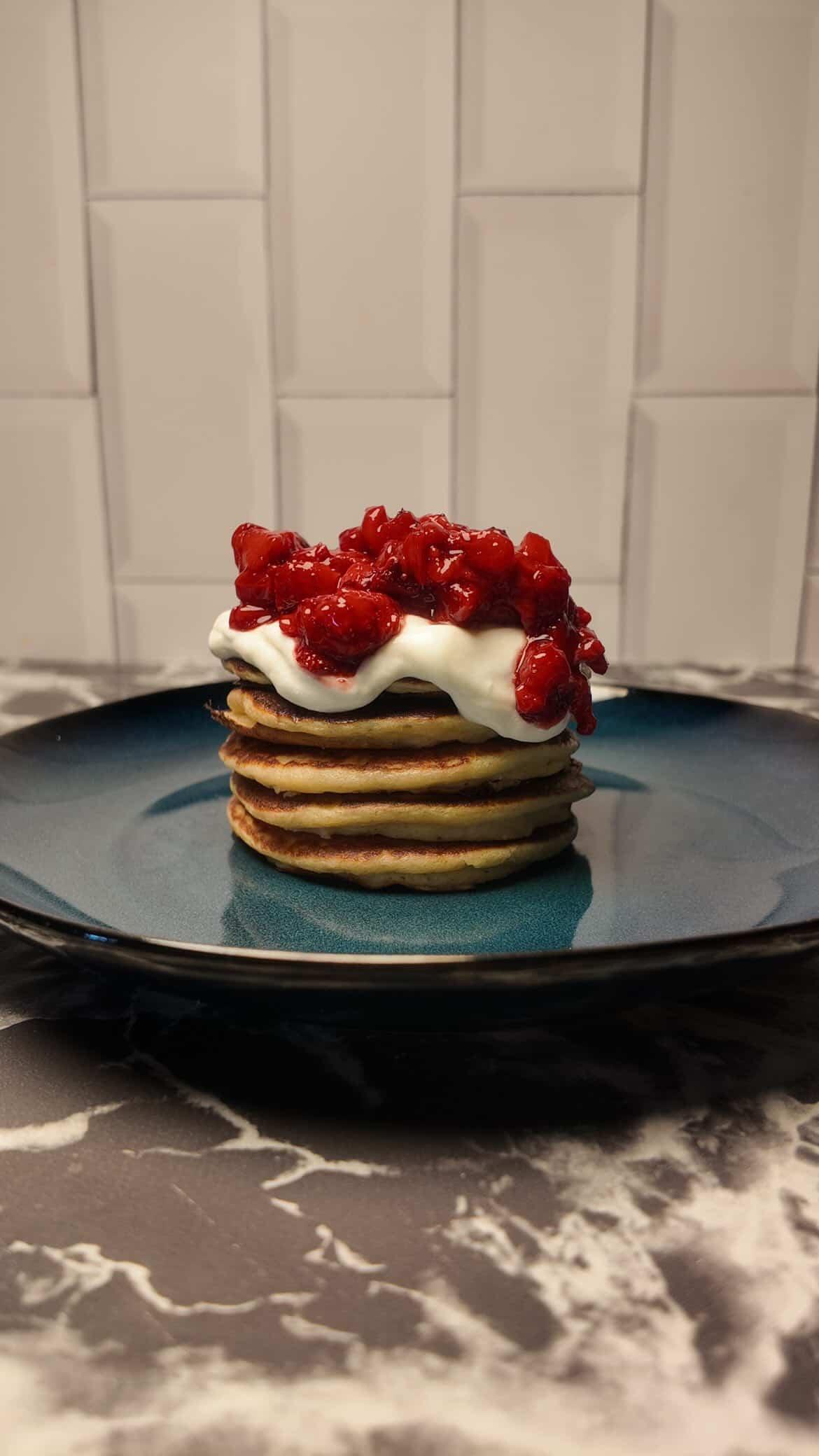 ​Pancakes Protéinés au Citron &amp; Fruits Rouges